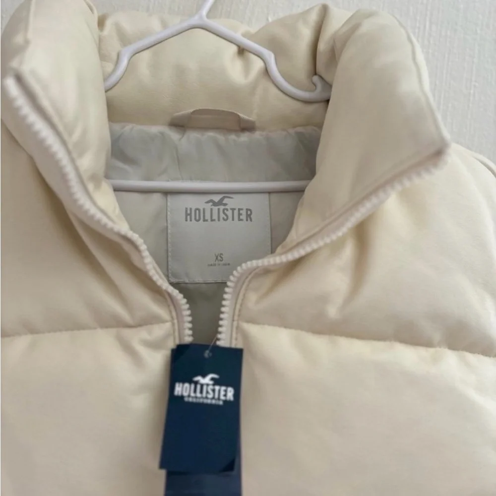 New XS Hollister Puffer Vest - Picture 5 of 5